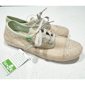 Sanuk Beige & Green Sock Hop Shoes, Size 6.5